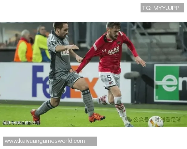 巴西足球盛事帕尔梅拉斯与弗拉门戈争夺南美解放者杯冠军